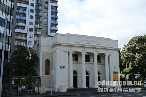 �������Ĵ�ѧ������ѧԺ