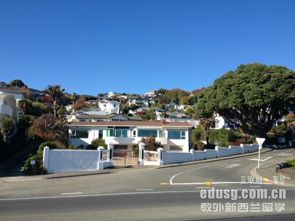 ���ɭ����ѧԺ����