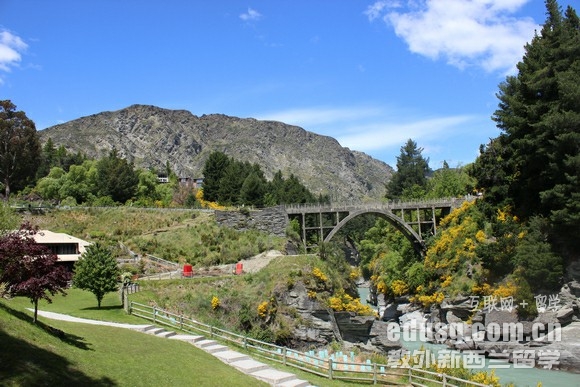 ��������õ�����ѧԺ���ļ�