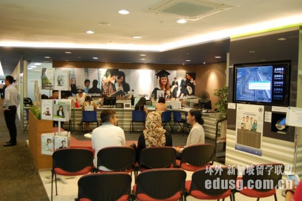 �¼��ºõķ��ɴ�ѧ