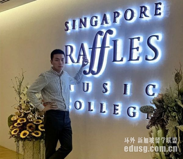 �¼���ѧ�����ĸ�ѧУ��