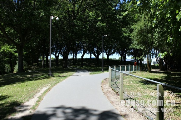 坎特伯雷大学飞行学院