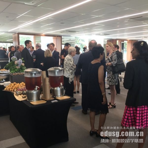 �¼���ղķ˹��˴�ѧ�о���רҵ