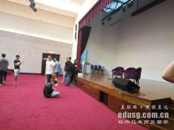 Ӣ�Ϲ��ʴ�ѧ����