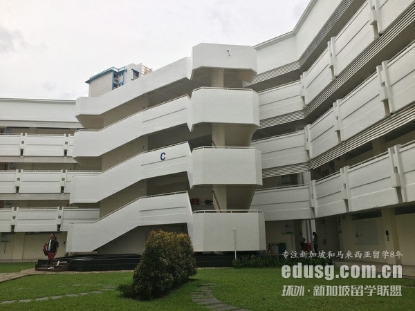 �¼��¶��̿�רҵѧ��