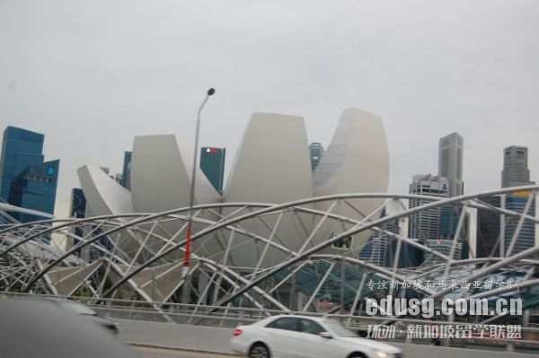 �¼�����ѧ����ѡ�ĸ�