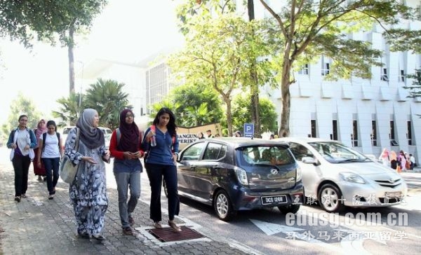 �����Ǵ�ѧ���԰�