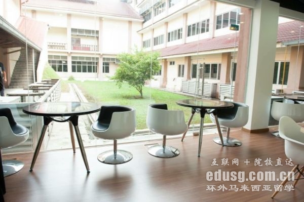 �����Ǵ�ѧ���԰�