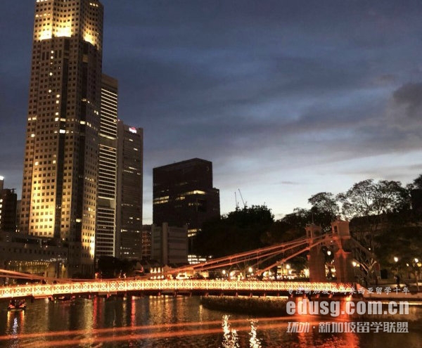 �¼��µĴ�ѧ����������