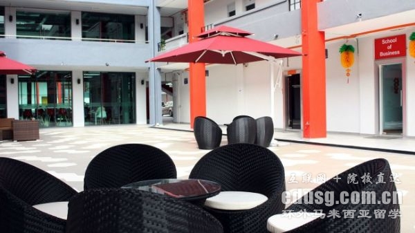 ��������Ӣ�Ϲ��ʴ�ѧ��ѧԺ