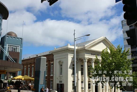 新西兰上小学要多少钱