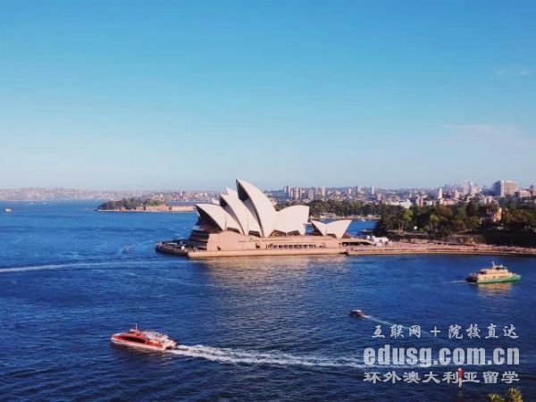 �Ĵ����Ǵ�ѧ������������