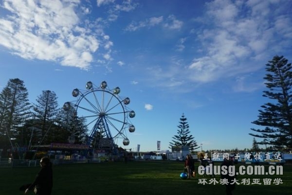 �Ĵ����Ƕ��ж���Ǯ