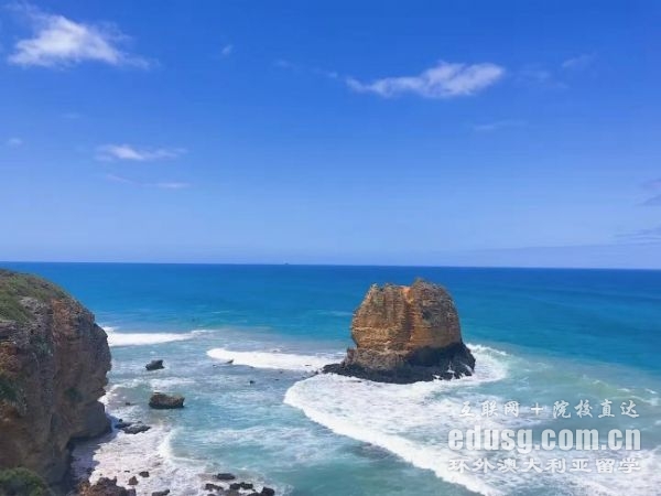 �Ĵ����ǳ���ѧУ