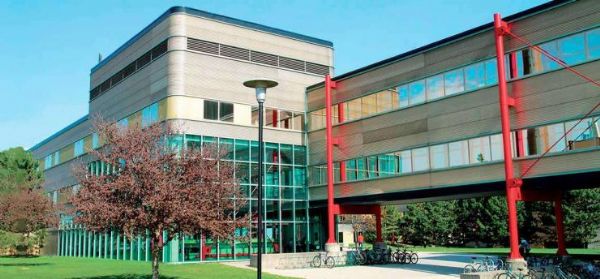 马来西亚国立本科学费